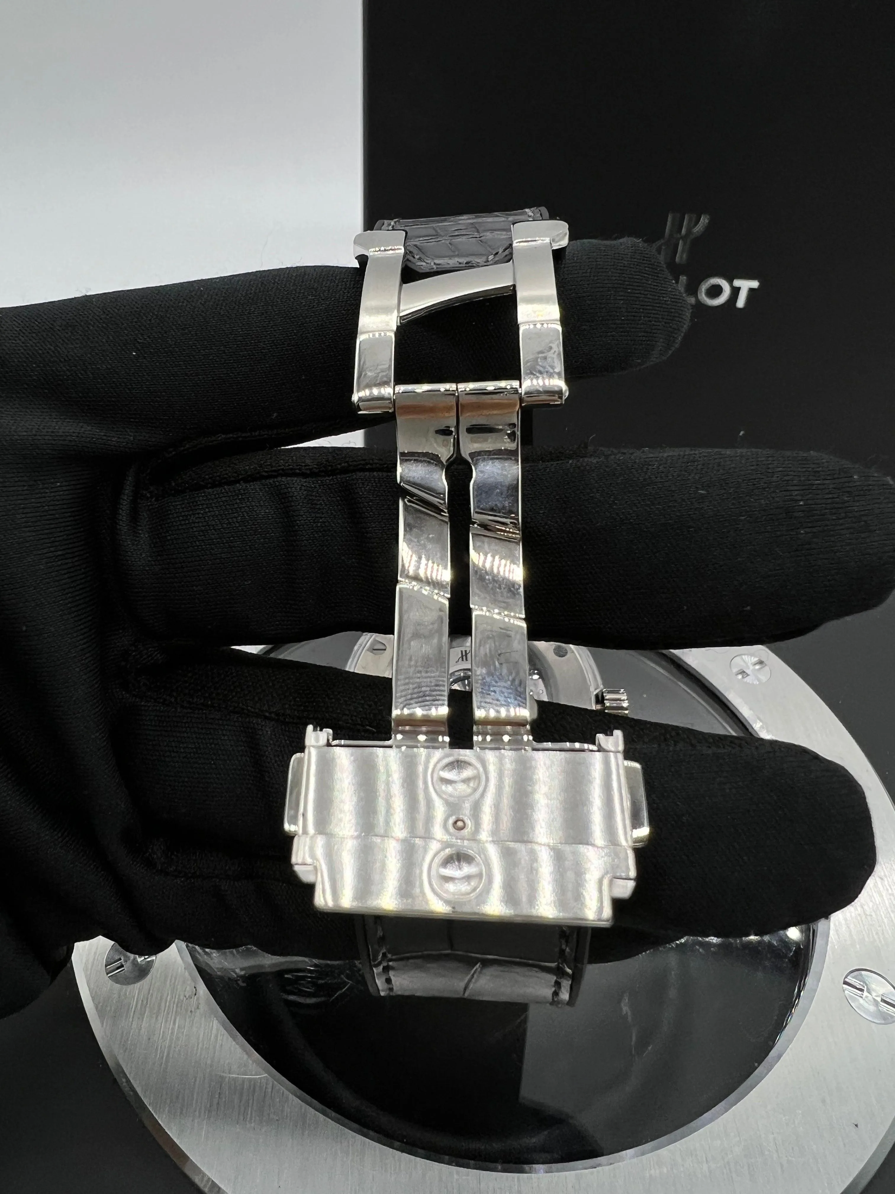 HUBLOT Classic Fusion Racing 42mm Automatic Date Titanium Grey Dial 542.NX.7071.LR Men Watch