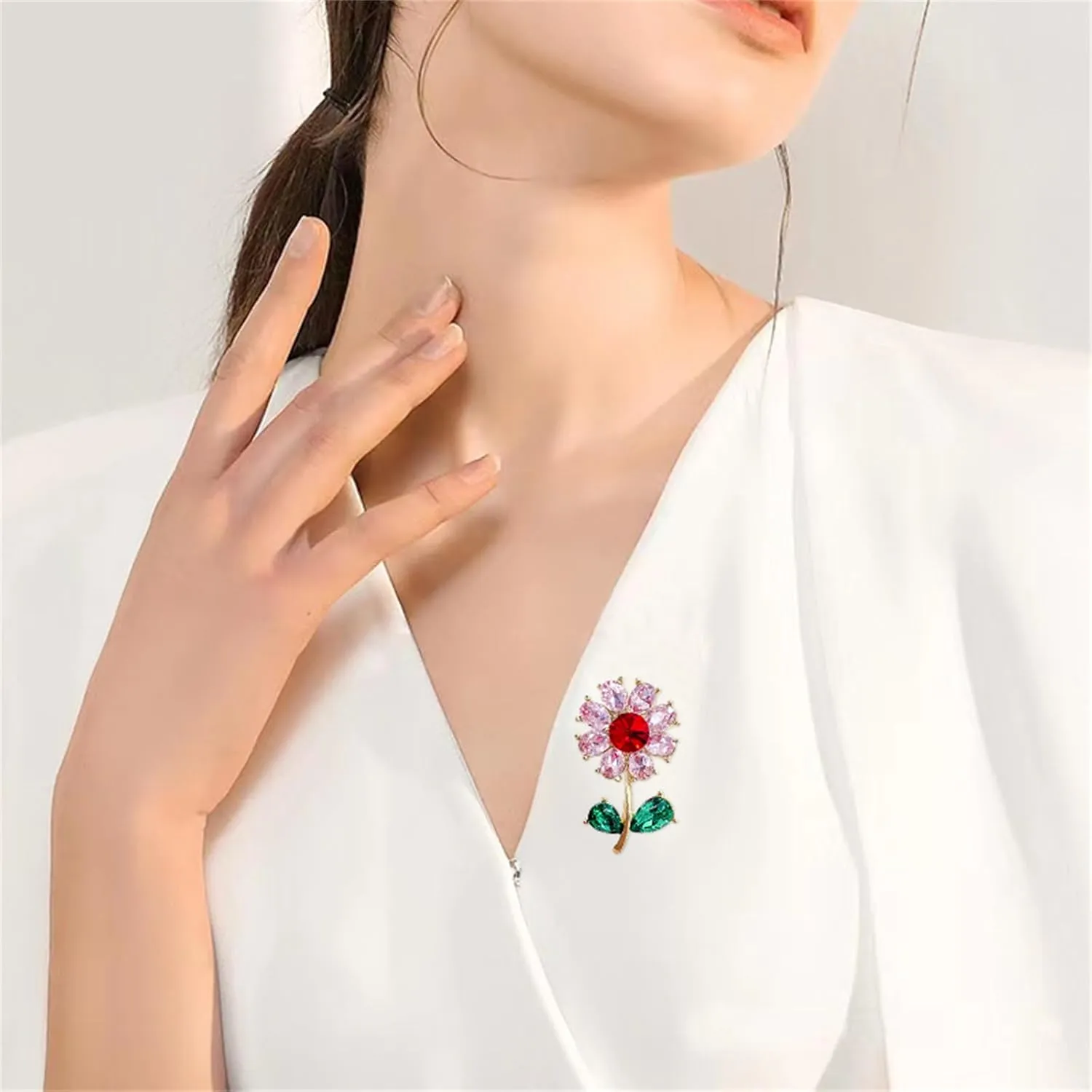 WCRAZYE Sunflower Flower Brooch Pin for Women Girls Elegant Enamel Crystal Rhinestone Yellow Flower Plant Brooch Pin, Charm Sun Flower Coat Brooch for Mom Christmas Valentine's Day Jewelry Gifts